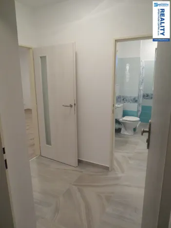 Pronájem bytu 2+kk, Kamenný Újezd, 5. května, 42 m2