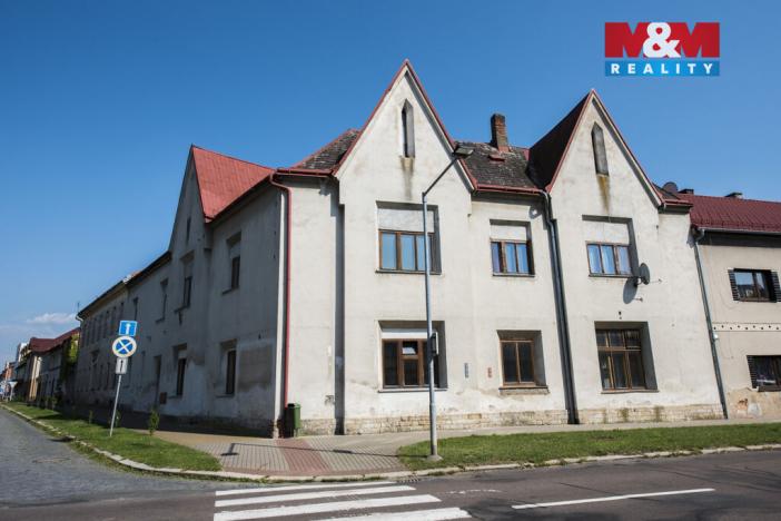 Pronájem bytu 3+1, Nechanice, Husovo nám., 98 m2