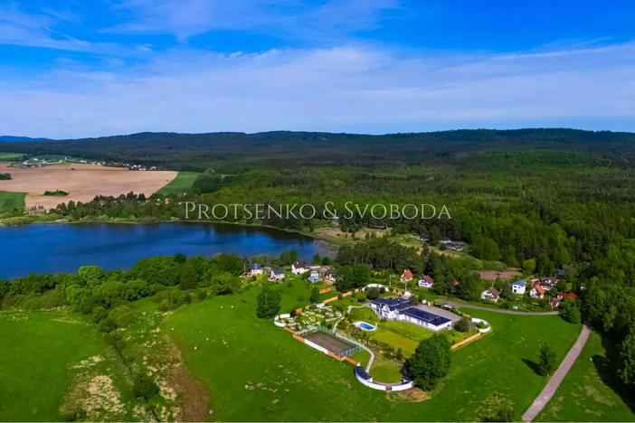 Prodej ubytování, Rosovice, 900 m2