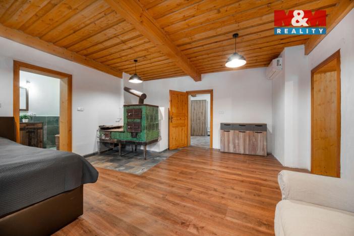 Prodej chalupy, Polička - Lezník, 260 m2