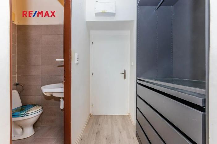 Prodej bytu 1+kk, Praha - Hlubočepy, Pod Žvahovem, 17 m2