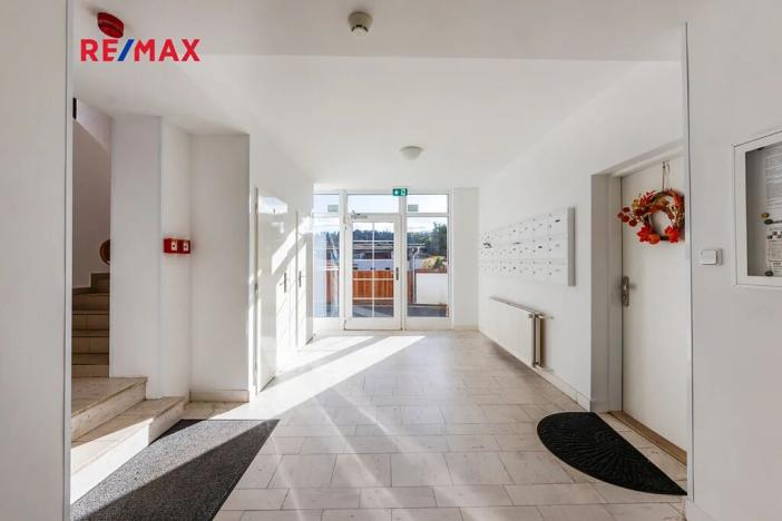 Prodej bytu 1+kk, Praha - Hlubočepy, Pod Žvahovem, 17 m2