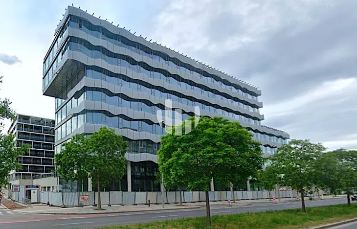 Pronájem kanceláře, Praha - Karlín, Rohanské nábřeží, 420 m2