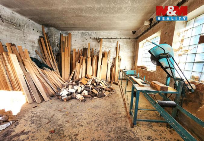 Prodej výrobních prostor, Vroutek - Vrbička, 308 m2