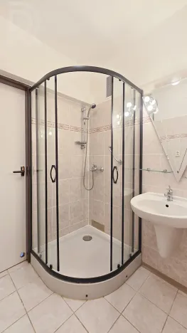 Pronájem bytu 2+1, Praha - Strašnice, Křenická, 60 m2