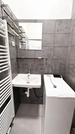 Pronájem bytu 2+kk, Praha - Smíchov, Staropramenná, 50 m2