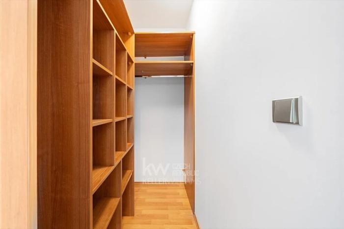 Prodej bytu 3+kk, Praha - Prosek, Vysočanská, 73 m2