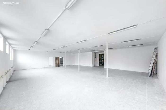 Prodej výrobních prostor, Kladno, Huťská, 1000 m2
