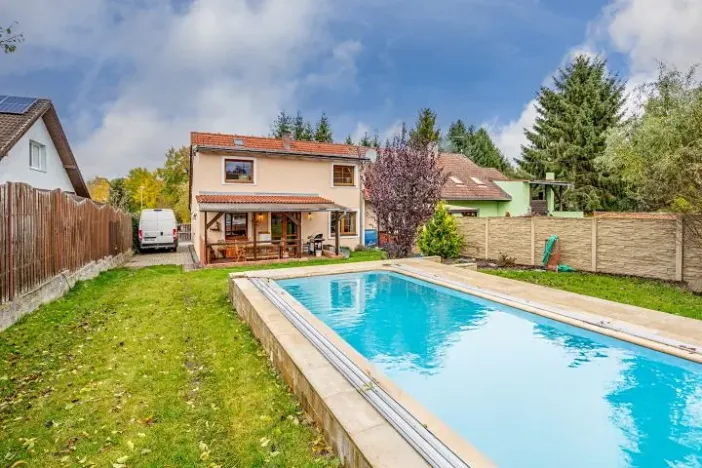 Prodej rodinného domu, Sulice, Rovná, 165 m2