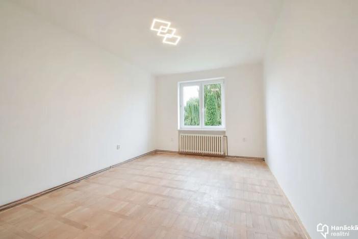 Prodej bytu 3+1, Dolany, 70 m2