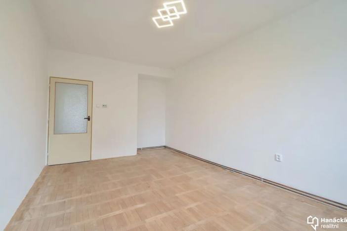 Prodej bytu 3+1, Dolany, 70 m2