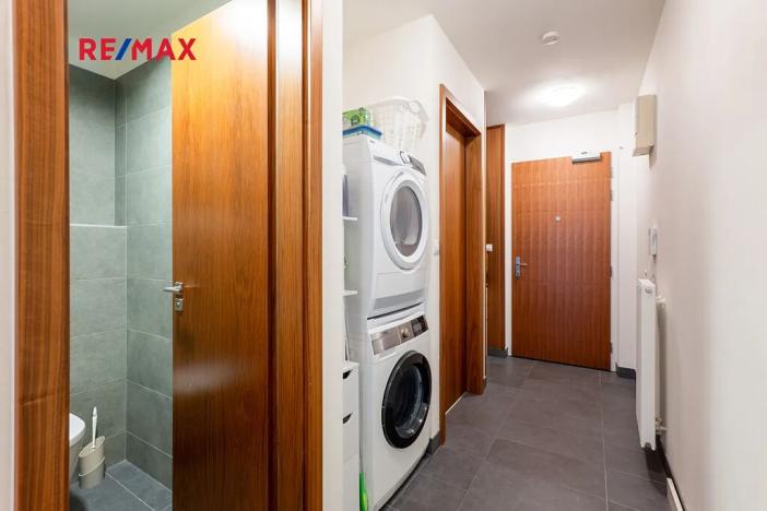 Pronájem bytu 2+kk, Praha - Holešovice, Komunardů, 68 m2