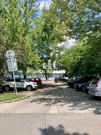 Prodej garážového stání, Praha - Motol, Kudrnova, 15 m2