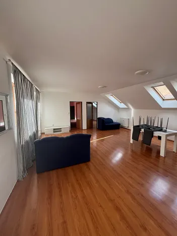 Pronájem bytu 4+kk, Náměšť nad Oslavou, Masarykovo nám., 112 m2