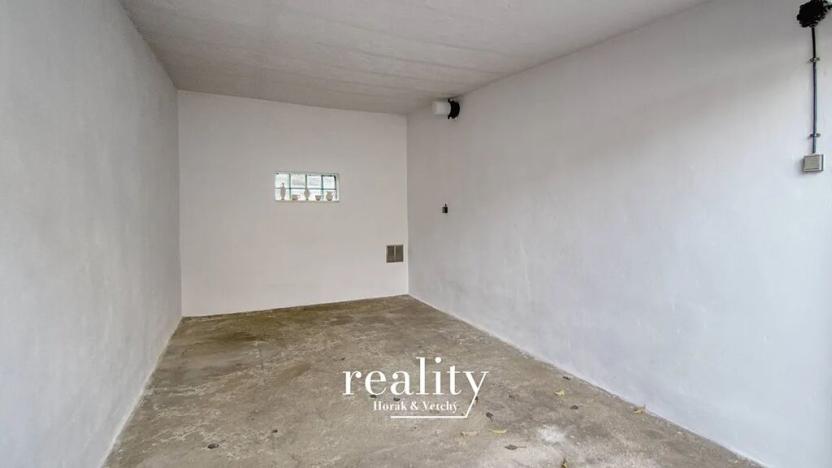 Pronájem garáže, Znojmo, Sokolovská, 18 m2