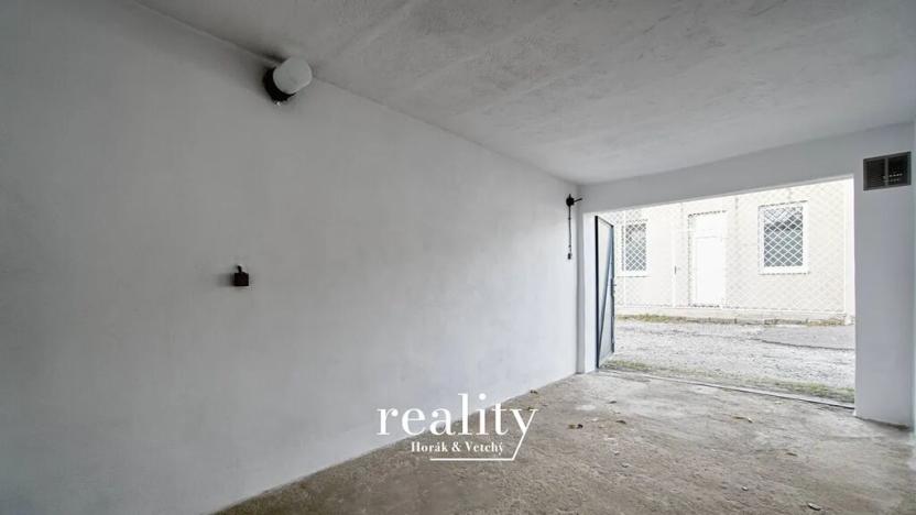 Pronájem garáže, Znojmo, Sokolovská, 18 m2