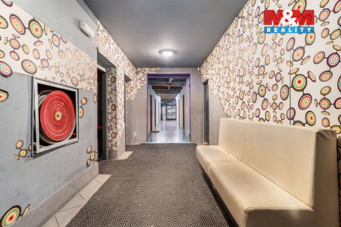 Prodej obchodního prostoru, Krnsko, 700 m2