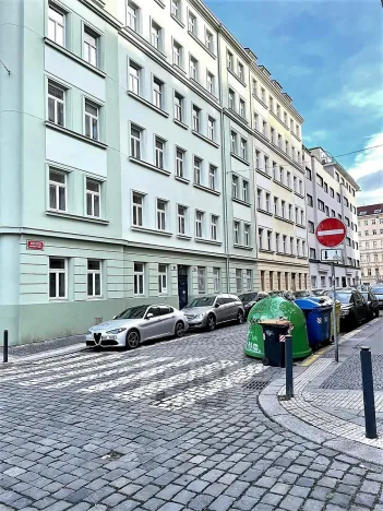 Pronájem bytu 2+kk, Praha - Holešovice, Umělecká, 58 m2