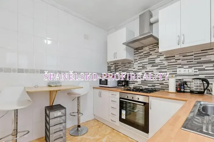 Prodej bytu 3+1, Torrevieja, Španělsko, 75 m2