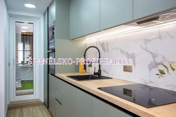 Prodej bytu 3+kk, Alicante, Španělsko, 75 m2