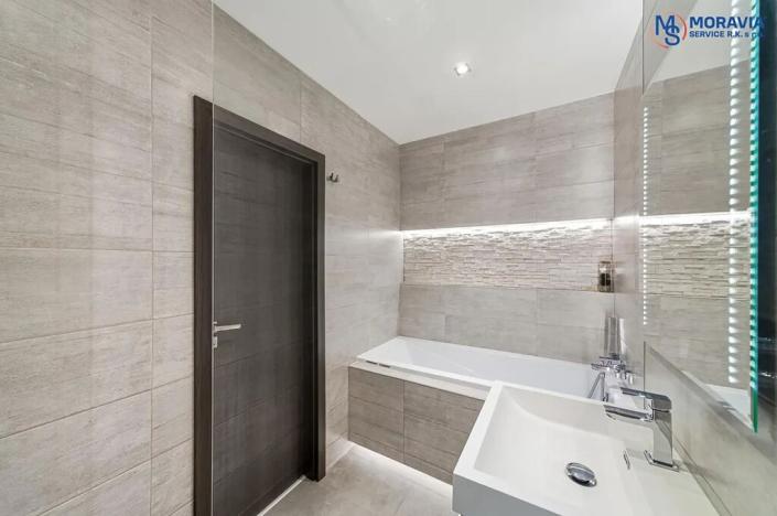 Prodej bytu 3+1, Ostrava, Středoškolská, 68 m2