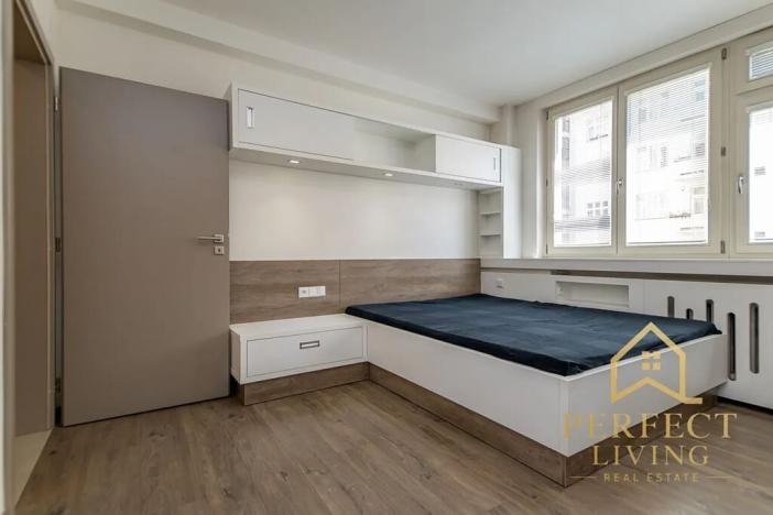 Pronájem bytu 1+kk, Praha - Vinohrady, Lucemburská, 31 m2