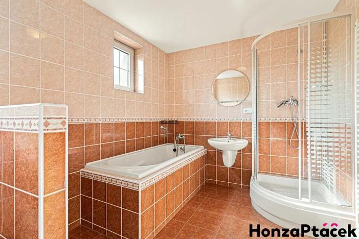 Prodej rodinného domu, Praha - Kyje, Broumarská, 187 m2