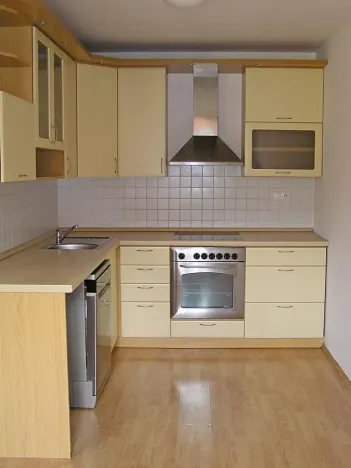 Pronájem bytu 2+1, Praha - Bubeneč, Šmeralova, 61 m2