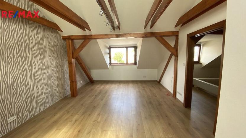 Pronájem bytu 2+1, Ostrava - Moravská Ostrava, Švabinského, 71 m2