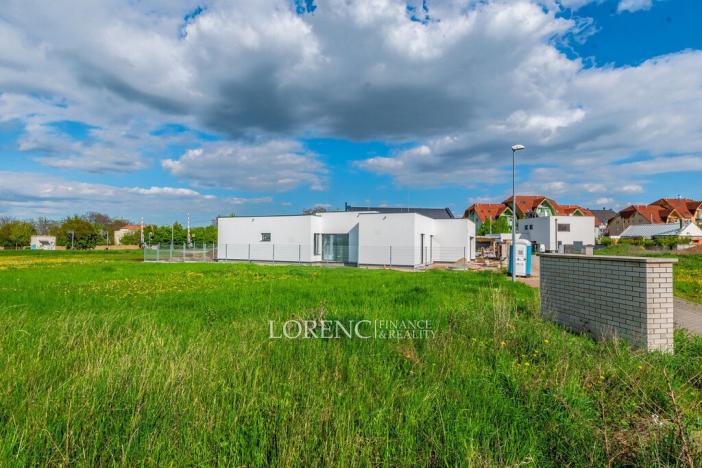 Prodej pozemku, Praha - Kbely, Ponikelská, 707 m2