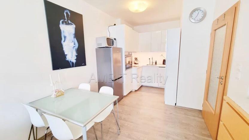 Pronájem bytu 2+kk, Praha - Hlubočepy, Voskovcova, 42 m2