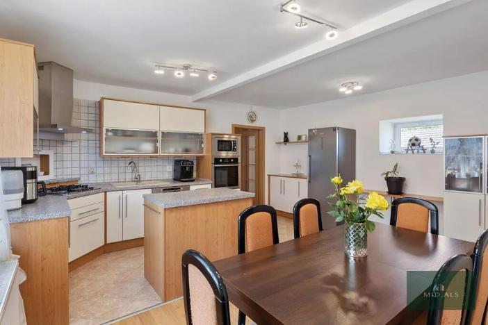 Prodej rodinného domu, Nevřeň, 200 m2