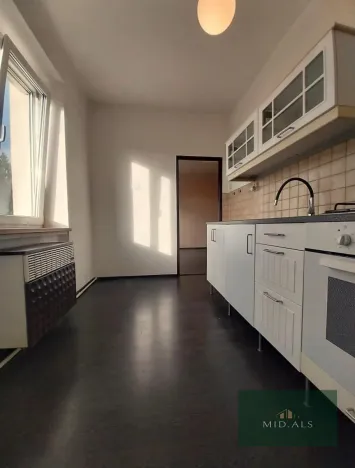 Prodej bytu 2+1, Hrádek, 1. máje, 46 m2