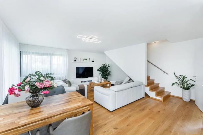 Pronájem rodinného domu, Přezletice, Školní, 120 m2