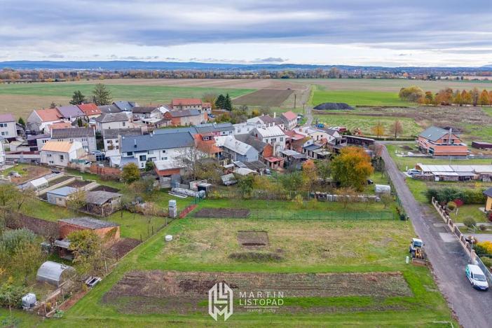 Prodej pozemku pro bydlení, Kožušany-Tážaly, 745 m2