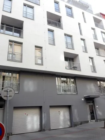 Pronájem garáže, Brno, Cihlářská, 18 m2