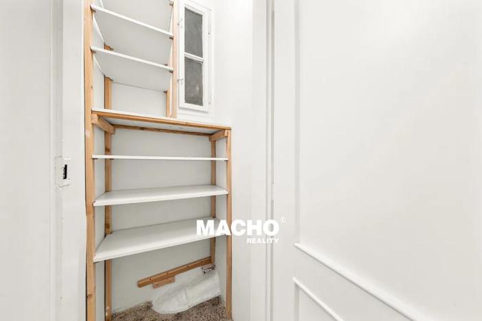 Pronájem bytu 1+kk, Praha - Vinohrady, Hradešínská, 37 m2