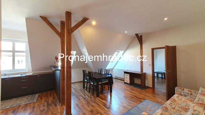 Pronájem bytu 2+kk, Hradec Králové, Okružní, 62 m2