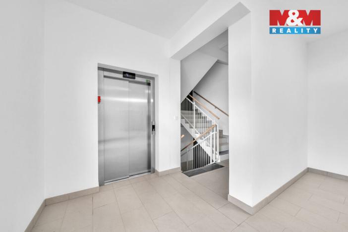 Pronájem bytu 2+kk, Pardubice - Ohrazenice, U Sportovní školy, 54 m2