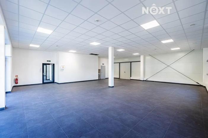 Pronájem skladu, Milovice, 386 m2