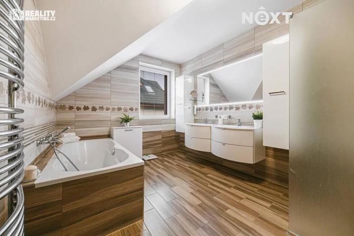 Prodej rodinného domu, Kovalovice, 308 m2