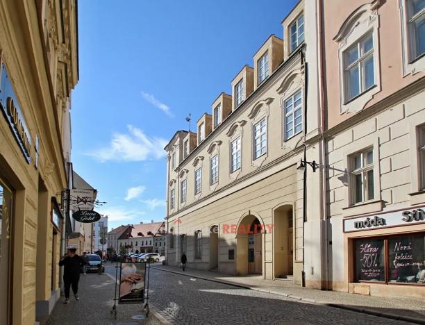 Pronájem kanceláře, Znojmo, 1000 m2