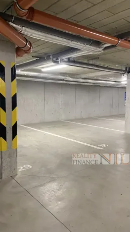 Pronájem garážového stání, Plzeň, 13 m2