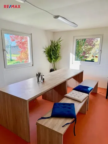 Pronájem výrobních prostor, Dolní Chvatliny, 3690 m2