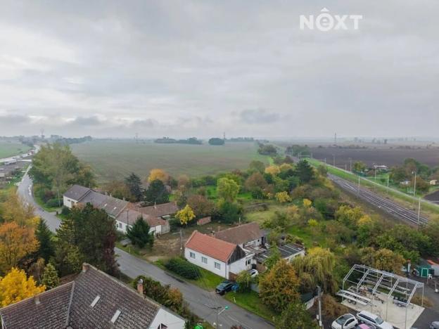 Prodej pozemku pro bydlení, Hrušky, Nádraží, 1387 m2