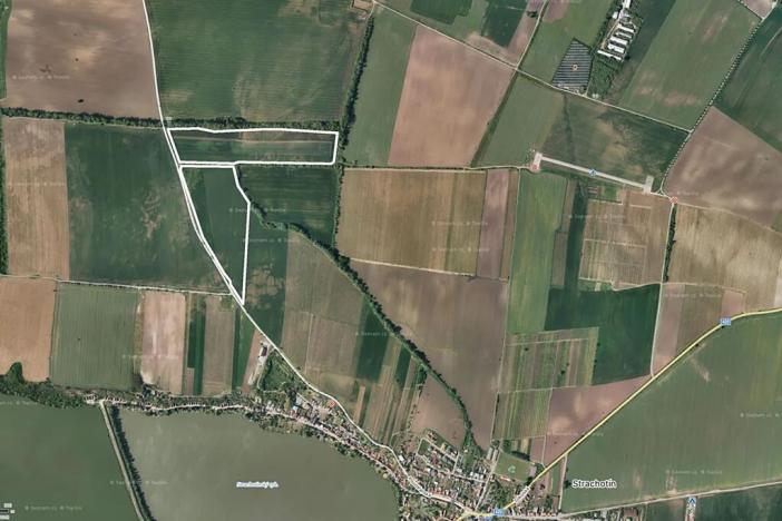 Prodej komerčního pozemku, Strachotín, 71859 m2