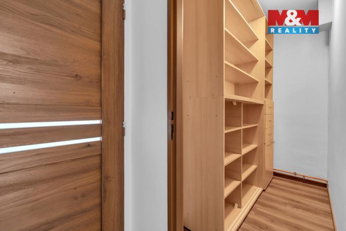 Prodej bytu 3+1, Červený Kostelec - Lhota za Červeným Kostelcem, 17. listopadu, 69 m2