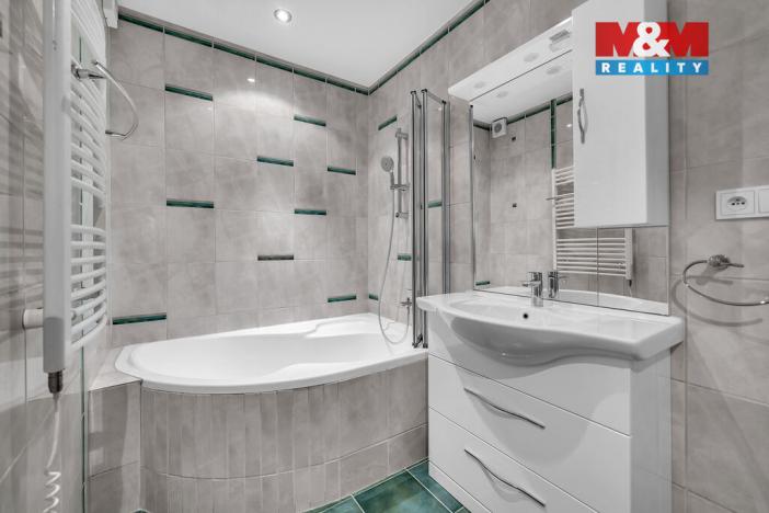 Prodej bytu 3+1, Červený Kostelec - Lhota za Červeným Kostelcem, 17. listopadu, 69 m2