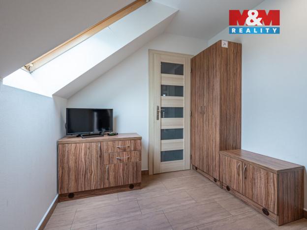 Pronájem atypického bytu, Divišov, Dalovská, 14 m2