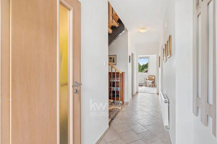 Prodej bytu 4+kk, Nehvizdy, Pražská, 107 m2